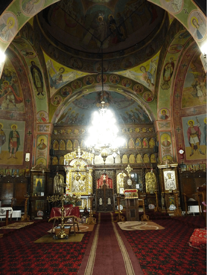 Interiorul bisericii